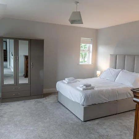 Maple Grove, * Fahan