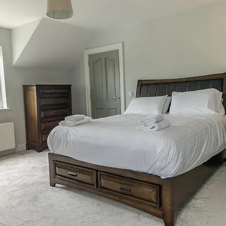 Maple Grove, * Fahan