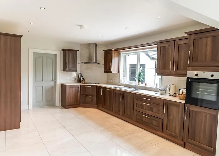 Maple Grove, * Fahan