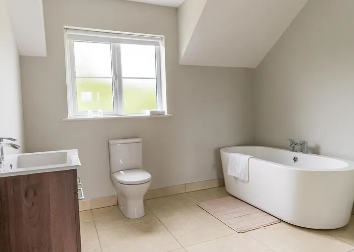 Maple Grove, * Fahan